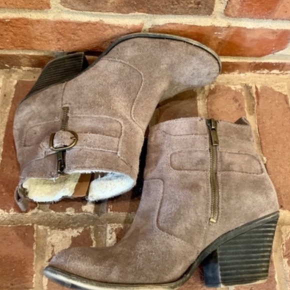 LUCKY BRAND Suede Buckle Heeled Booties, 9.5 - Picture 9 of 9